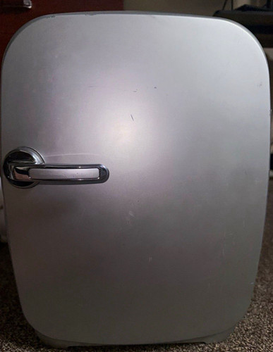 Silver mini fridge - silver,